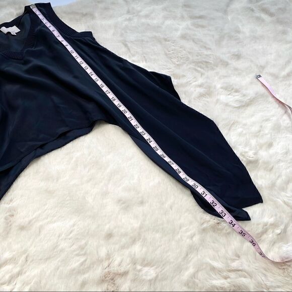 Cinq à Sept 100% Silk Sleeveless V Neck Top Dark Navy Blue Tank Shirt XS - Picture 14 of 15